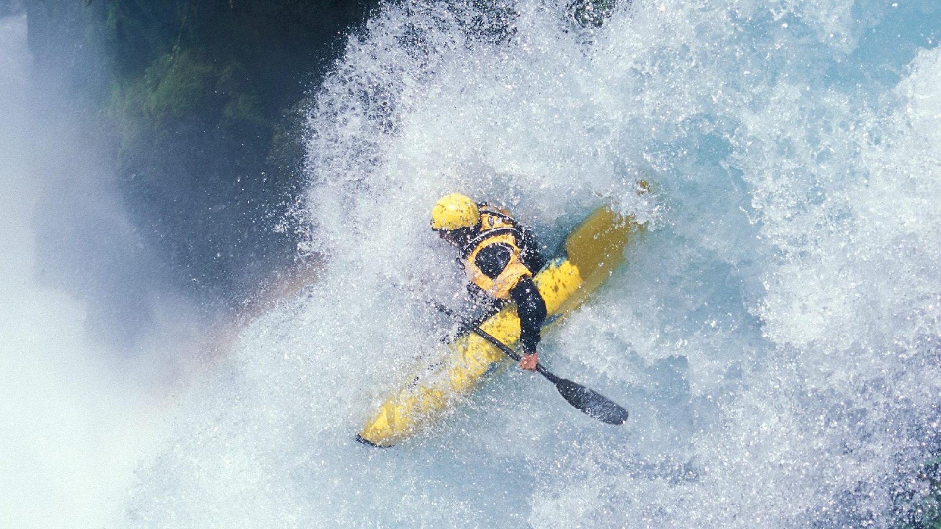 欧洲杯激情碰撞：战术布局让人拍案叫绝，欧洲杯经典比赛视频
